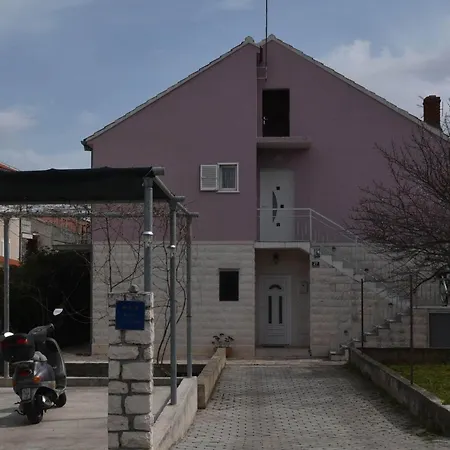 Manigo - Three Bedroom