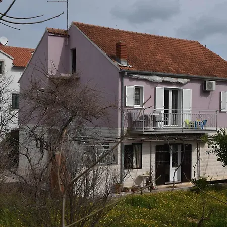 Manigo - Three Bedroom شقة