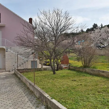 شقة Manigo - Three Bedroom *