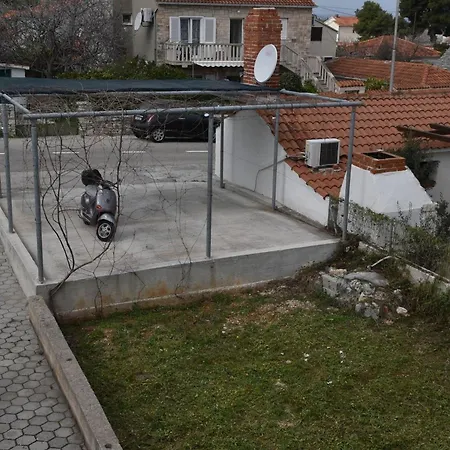 Manigo - Three Bedroom