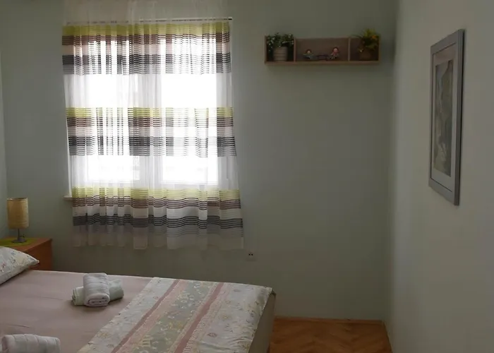 Manigo - Three Bedroom Lägenhet Supetar