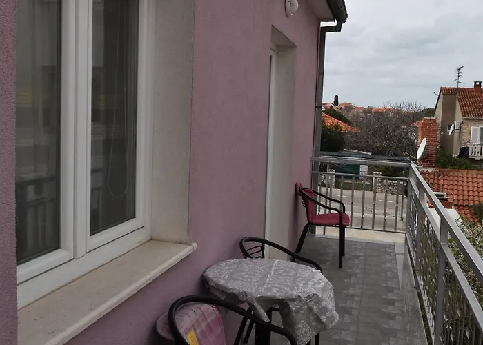 Manigo - Three Bedroom Lägenhet Supetar