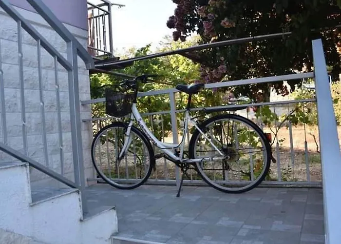 Manigo - Three Bedroom