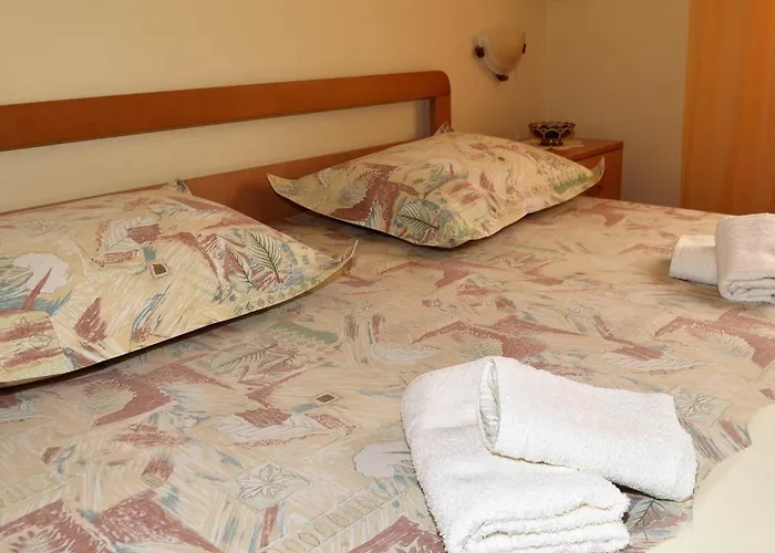 Manigo - Three Bedroom Lägenhet Supetar