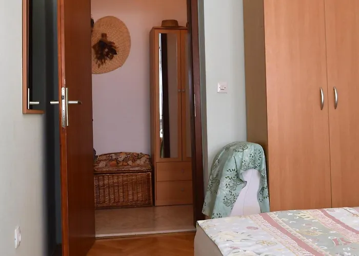 Manigo - Three Bedroom Supetar