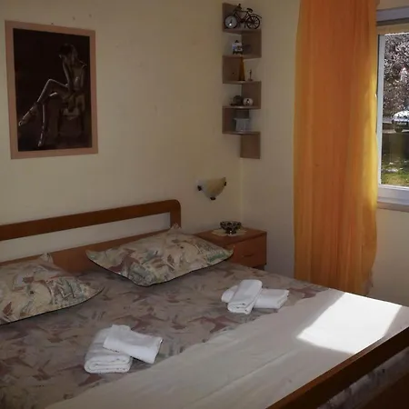 Manigo - Three Bedroom * Supetar