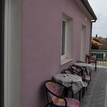 Manigo - Three Bedroom Appartement *