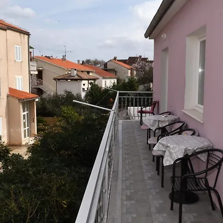 Manigo - Three Bedroom Appartement