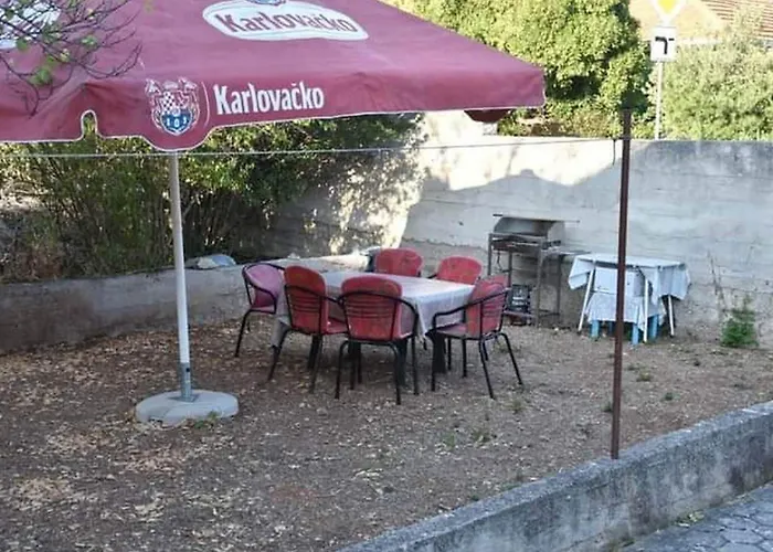 Manigo - Three Bedroom Apartment Supetar
